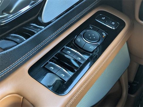 Used 2023 Lincoln Aviator Black Label w/ Dynamic Handling Package image 28