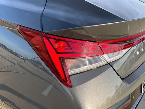 Used 2025 Hyundai Elantra SEL FWD image 27