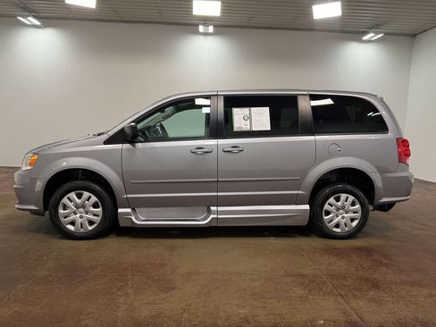 Used 2016 Dodge Grand Caravan SE w/ Quick Order Package 29E SE FWD image 33