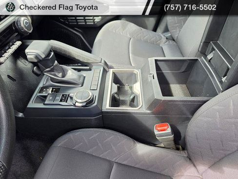 Certified 2025 Toyota Tacoma SR5 AWD/4WD image 25