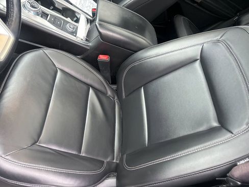 Used 2023 Ford Explorer XLT w/ Equipment Group 202A image 22