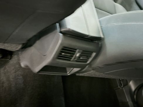 Used 2023 Nissan Rogue S AWD/4WD image 27