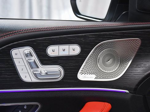 Used 2025 Mercedes-Benz GLE 53 AMG 4MATIC image 11