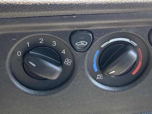 Used 2019 Ford Transit 350 XLT RWD image 27