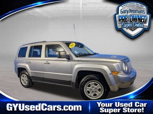 Used 2017 Jeep Patriot Sport w/ Power Value Group FWD image 1