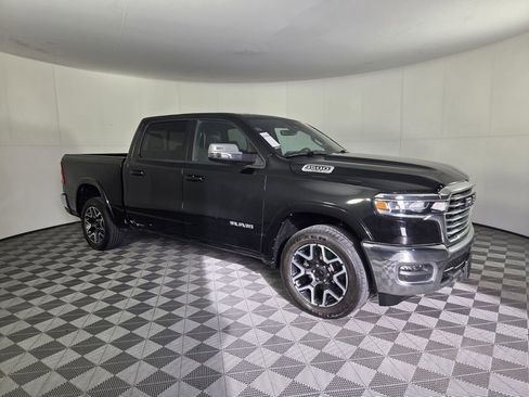 Used 2025 RAM 1500 Laramie AWD/4WD image 2