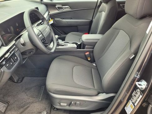 New 2026 Kia Sportage LX w/ LX Convenience Package FWD image 8