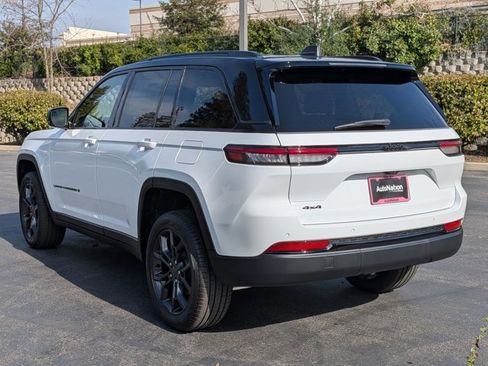 New 2025 Jeep Grand Cherokee Limited image 8