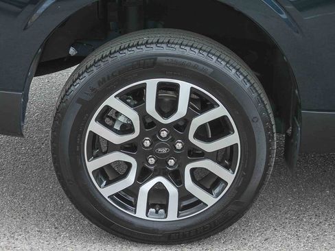 Used 2023 Ford Maverick Lariat FWD image 13
