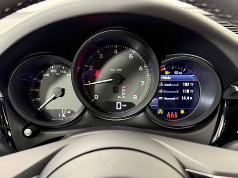 New 2026 Porsche Macan image 24