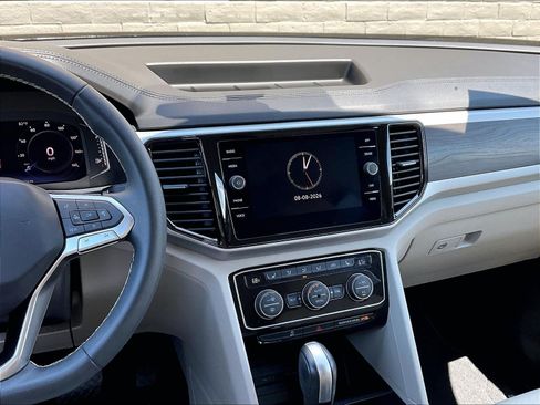 Certified 2023 Volkswagen Atlas SE FWD image 5