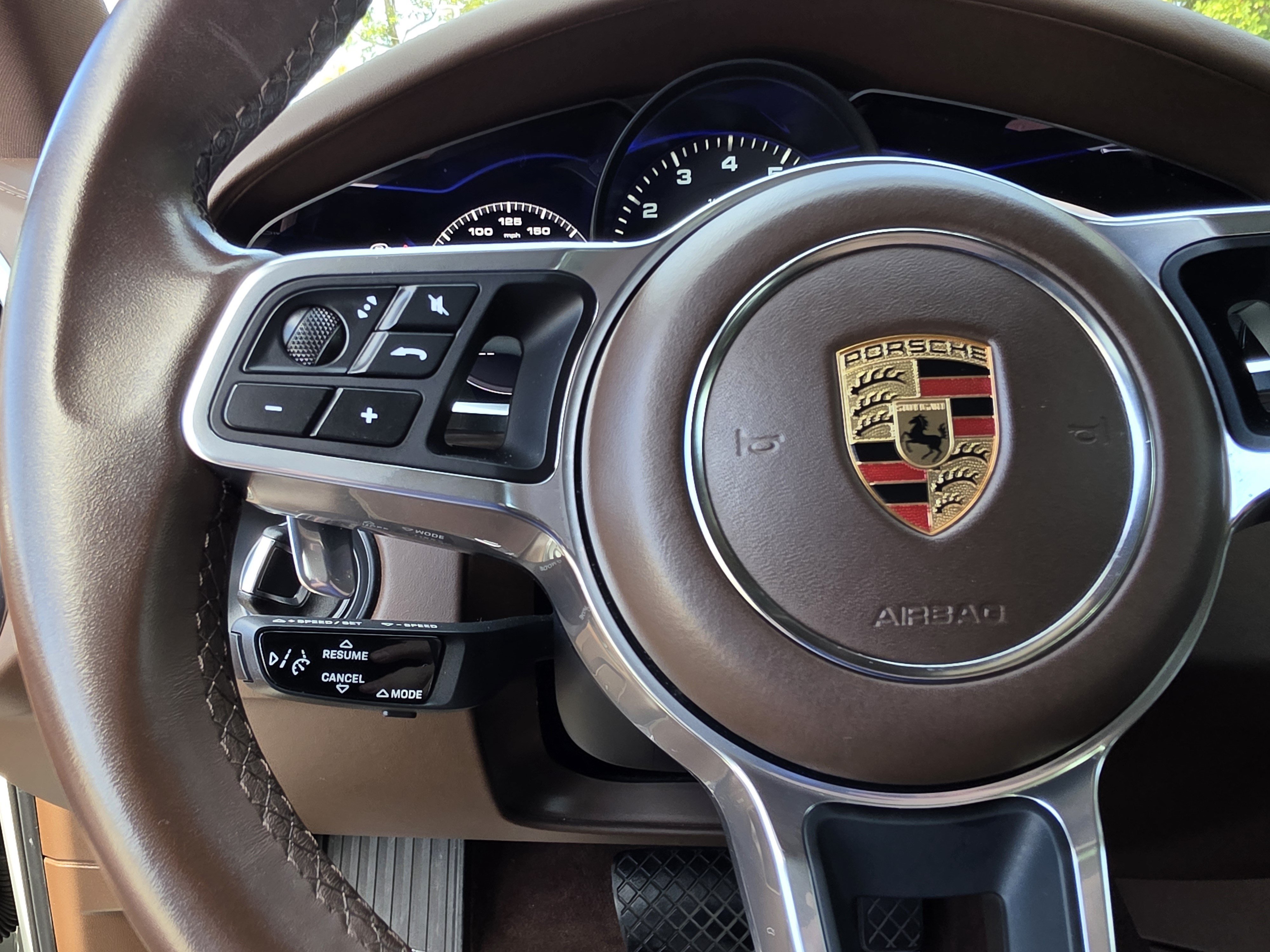 Used 2023 Porsche Cayenne AWD/4WD image 27