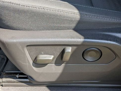 Used 2025 Chevrolet Silverado 1500 LT image 15