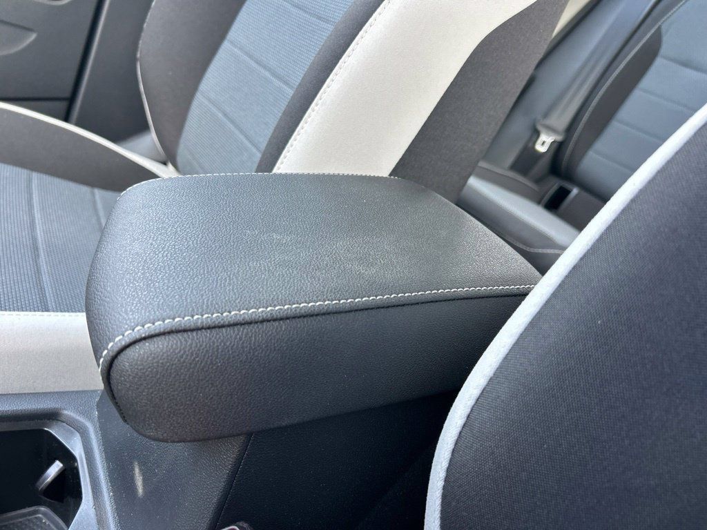 Certified 2025 Volkswagen Taos S FWD image 35