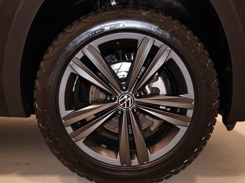 Used 2022 Volkswagen Atlas SEL R-Line AWD/4WD image 43