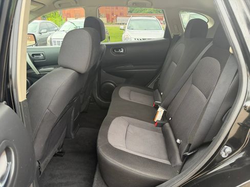 Used 2013 Nissan Rogue SV AWD/4WD image 16