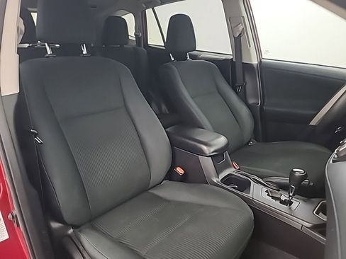 Used 2018 Toyota RAV4 LE AWD/4WD image 15