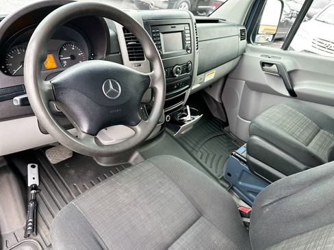 Used 2018 Mercedes-Benz Sprinter 2500 image 21