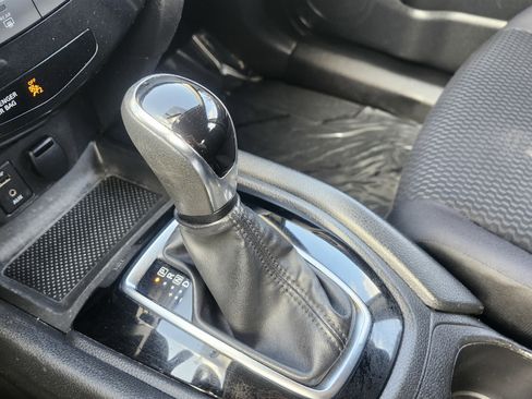 Used 2018 Nissan Rogue Sport S image 29