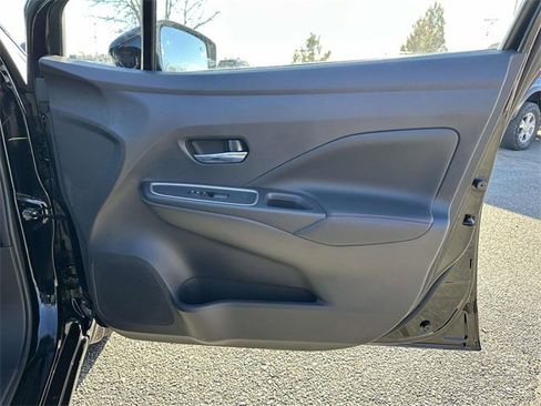 New 2025 Nissan Versa SR w/ Trunk Package image 8