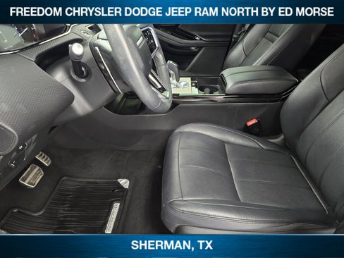 Used 2023 Land Rover Range Rover Evoque R-Dynamic S image 9