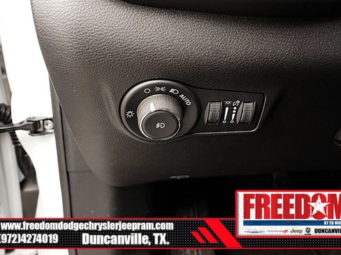 New 2025 Jeep Compass Latitude image 27