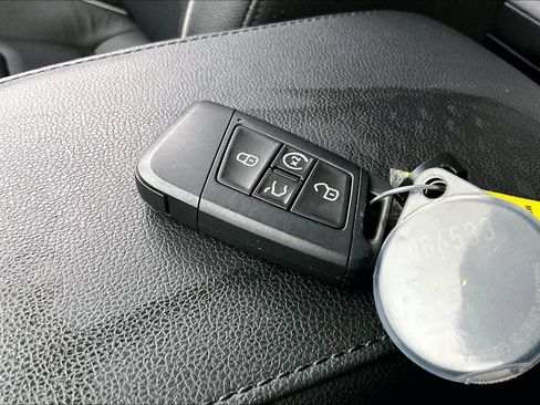 Used 2020 Volkswagen Tiguan SEL Premium R-Line AWD/4WD image 12