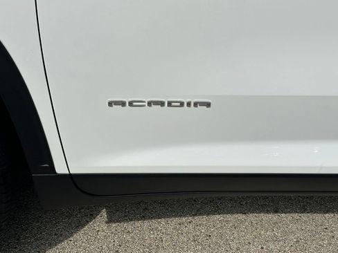 Used 2025 GMC Acadia Elevation AWD/4WD image 13