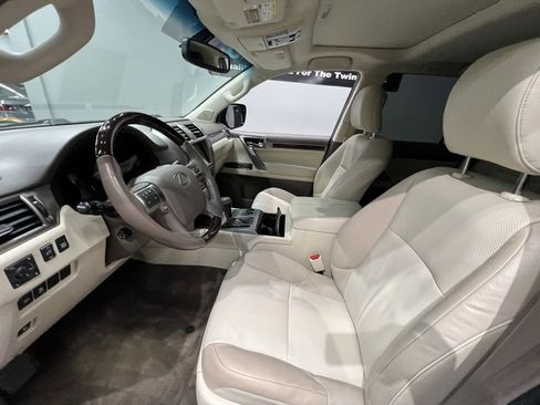 Used 2018 Lexus GX 460 Premium w/ Premium Package image 22