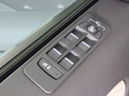 Used 2026 Land Rover Discovery Sport Landmark AWD/4WD image 11