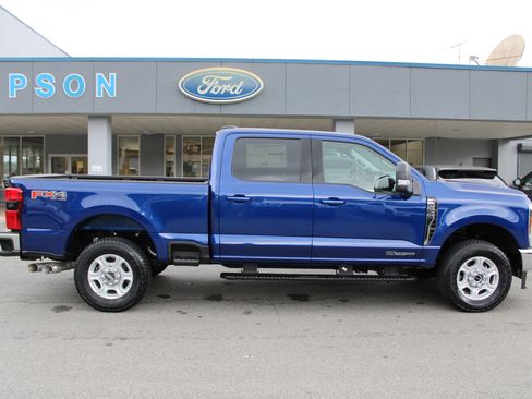 New 2026 Ford F250 XLT w/ XLT Premium Package AWD/4WD image 9