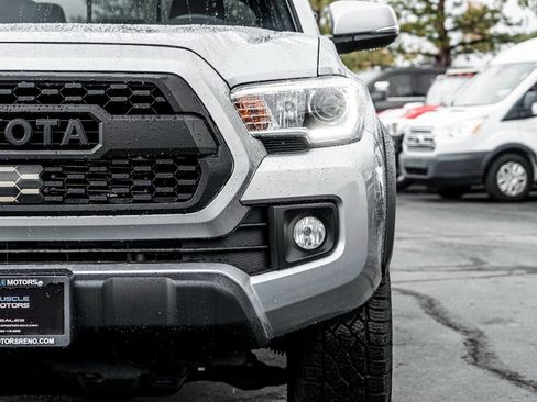 Used 2019 Toyota Tacoma TRD Off-Road image 8