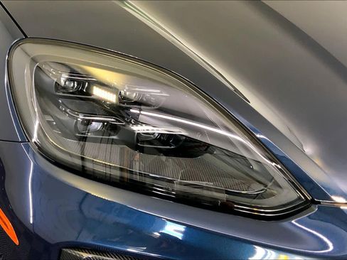 Used 2025 Porsche Cayenne GTS image 12