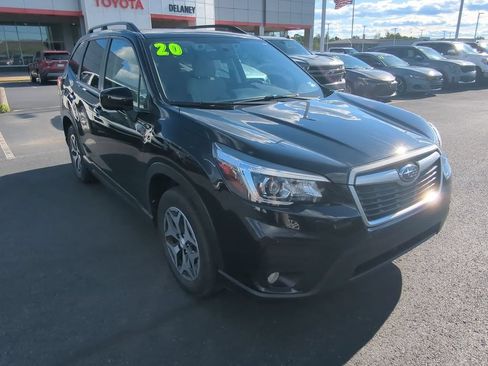 Used 2020 Subaru Forester Premium AWD/4WD image 2