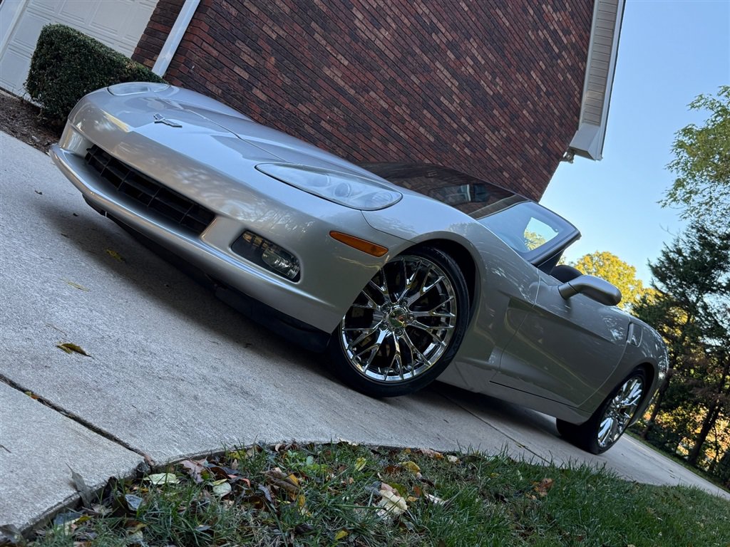 Used 2008 Chevrolet Corvette Convertible w/ Preferred Equipment Group RWD image 9