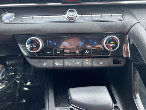 Used 2023 Hyundai Elantra SEL w/ Convenience Package image 20