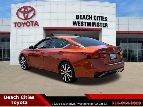 Used 2021 Nissan Altima 2.5 SR FWD image 8