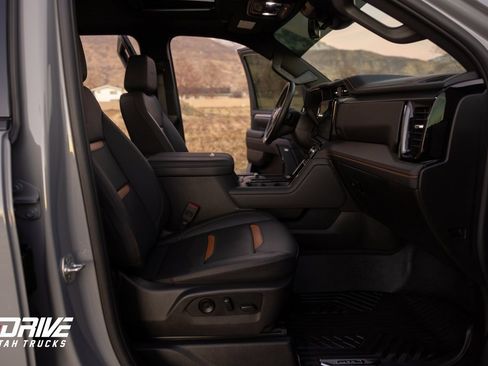 Used 2025 GMC Sierra 3500 AT4 w/ AT4 Premium Plus Package image 13