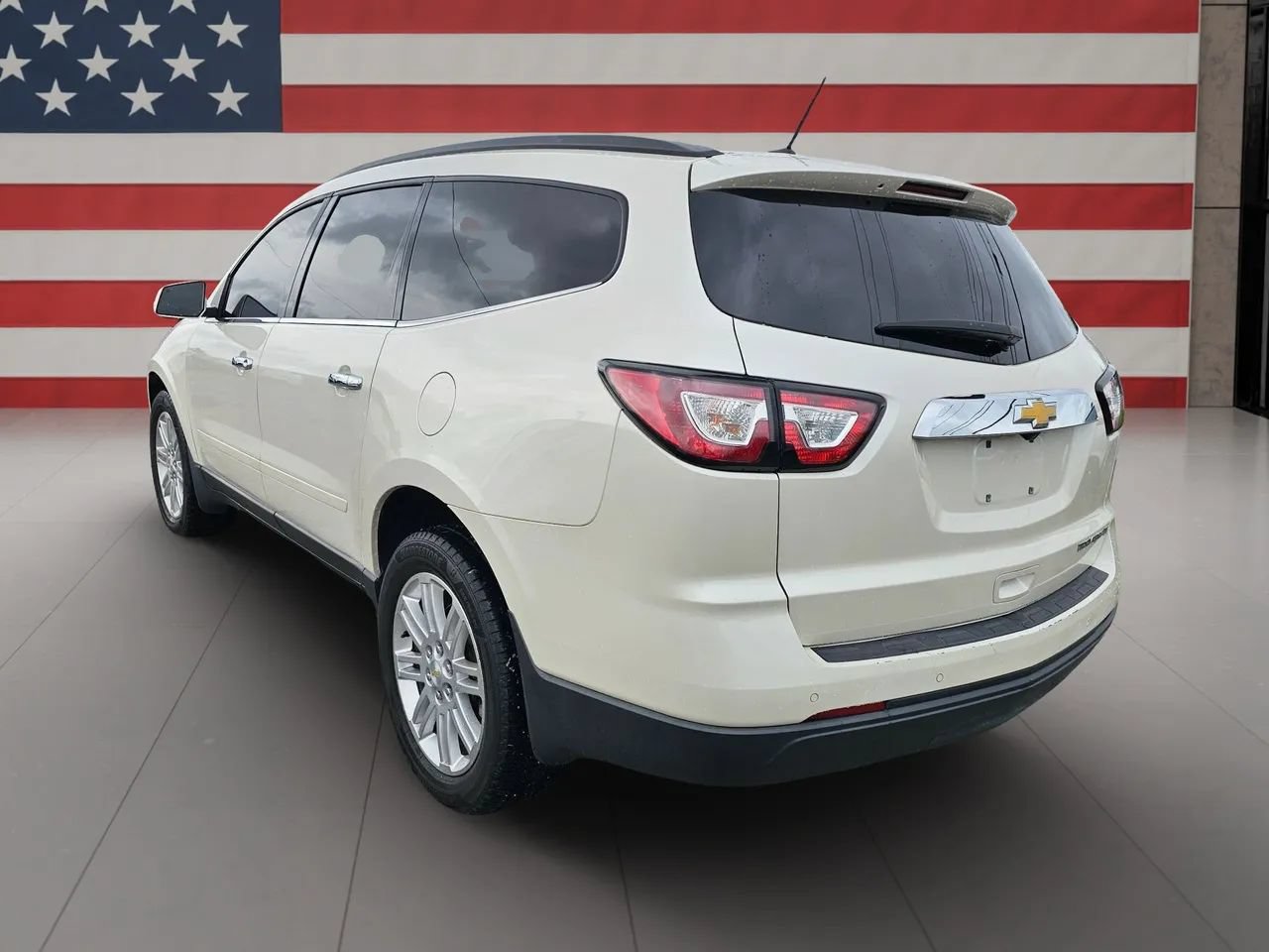 Used 2015 Chevrolet Traverse LT w/ Style and Technology Package FWD image 17