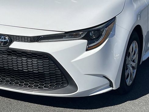 Used 2020 Toyota Corolla LE image 10