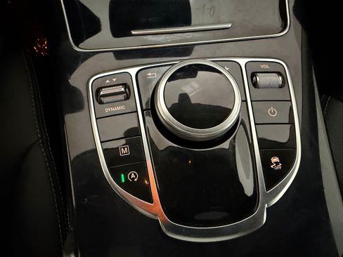 Used 2019 Mercedes-Benz GLC 300 4MATIC image 17