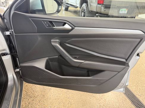 Used 2022 Volkswagen Jetta SE FWD image 27