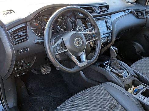 Used 2022 Nissan Rogue Sport SV w/ Technology Package image 10