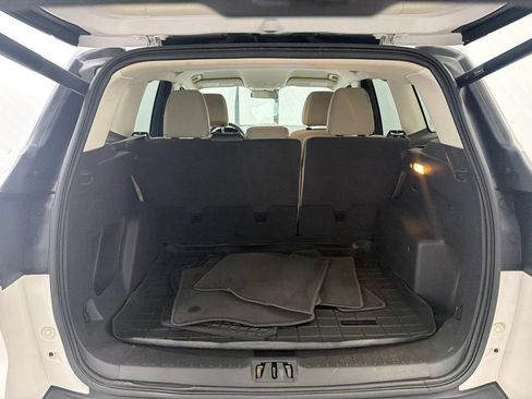 Used 2017 Ford Escape SE w/ Equipment Group 201A FWD image 19