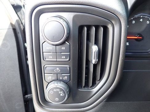 Used 2021 Chevrolet Silverado 1500 Custom Trail Boss image 24