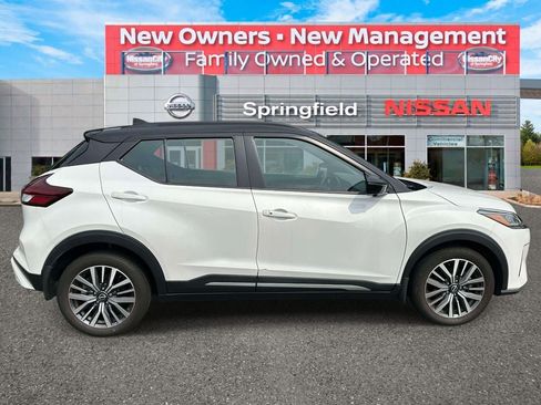 Used 2023 Nissan Kicks SR FWD image 4