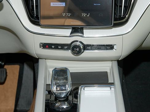 New 2026 Volvo XC60 T8 Ultra w/ Protection Package Premier image 26