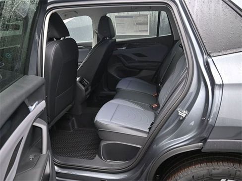 New 2026 Volkswagen Tiguan SE image 11