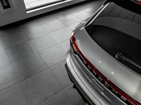 Certified 2026 Porsche Macan AWD/4WD image 33