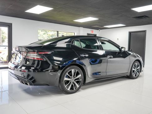 Used 2021 Nissan Maxima 3.5 SV w/ Floor Mat Group FWD image 5